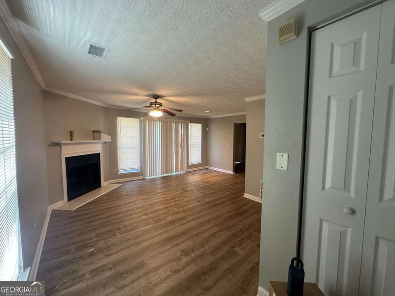 Photo 21 of 358 Pin Oak Court SW