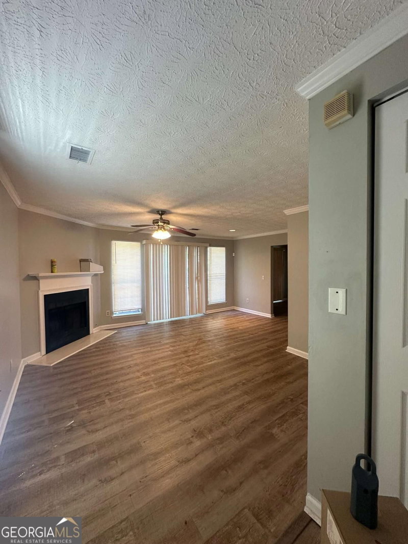 Photo 22 of 358 Pin Oak Court SW