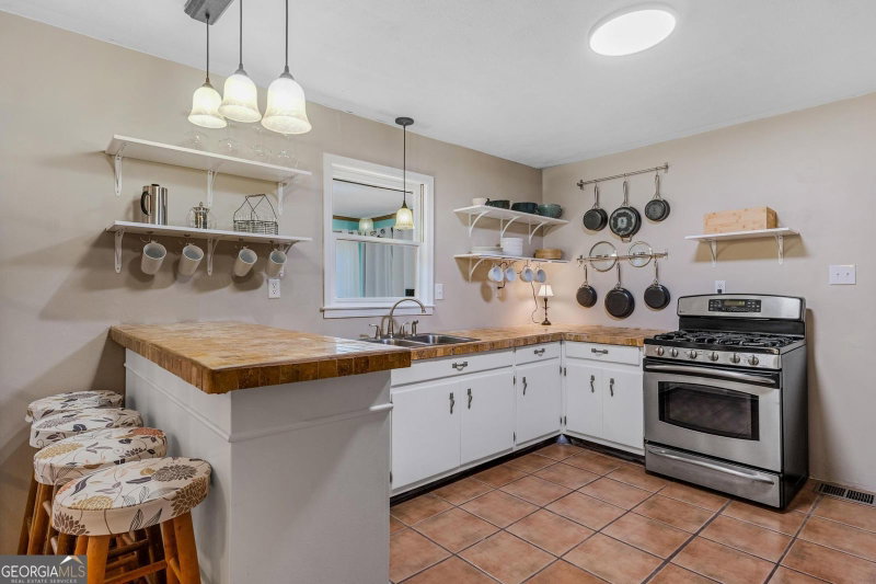 Photo 12 of 136 Yancey Road