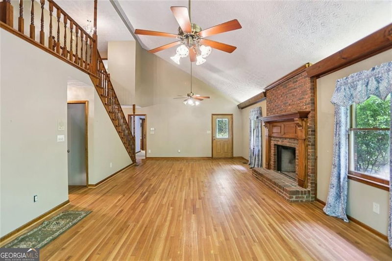 Photo 10 of 13597 Woolsey Road