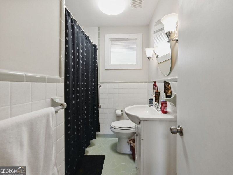 Photo 11 of 2093 Beverly Road