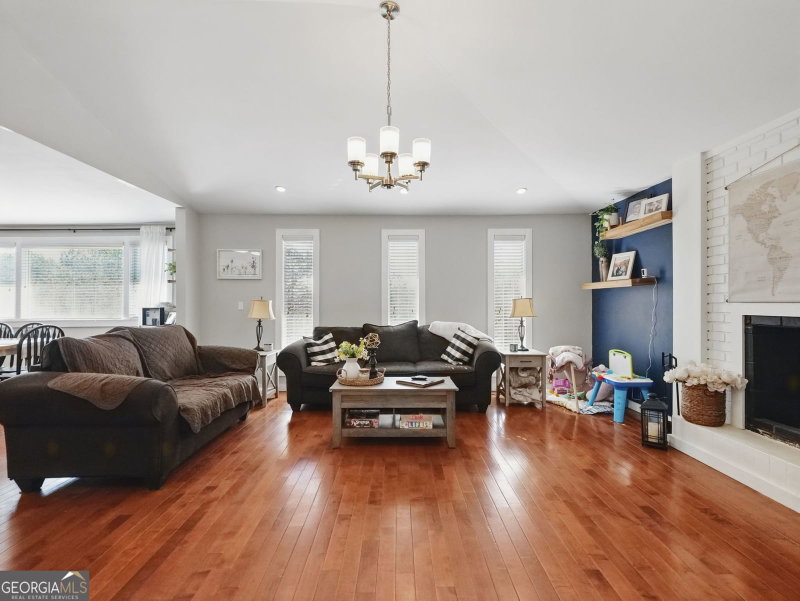 Photo 13 of 2093 Beverly Road