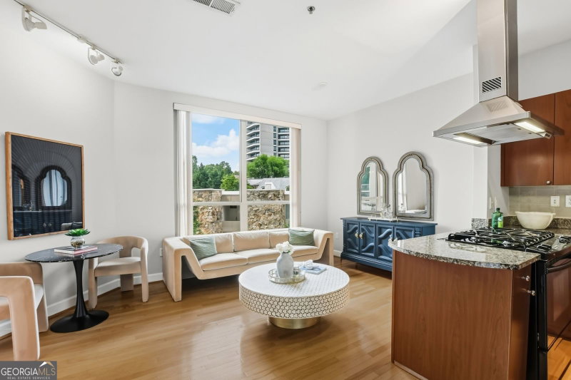2626 Peachtree Road NW #606