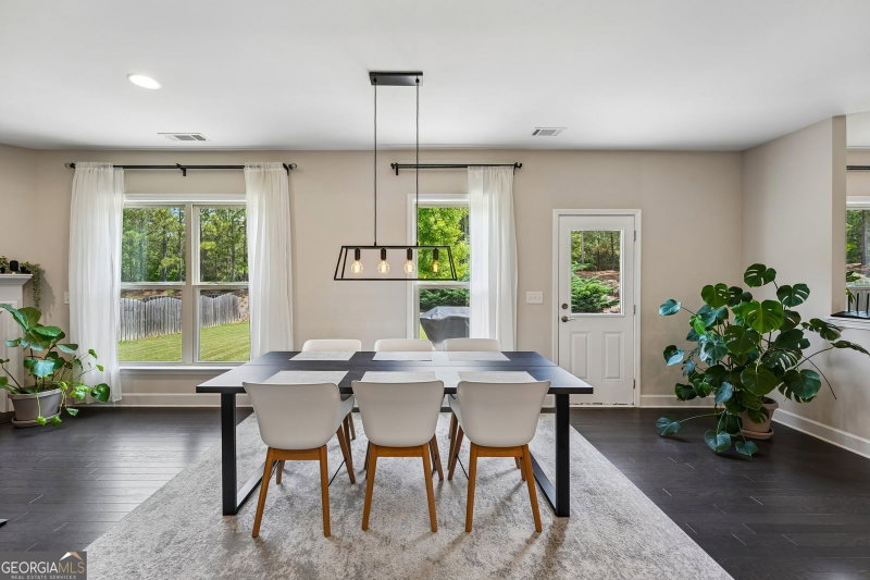 Photo 16 of 208 Roundwood Way