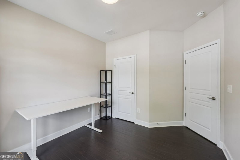 Photo 24 of 208 Roundwood Way