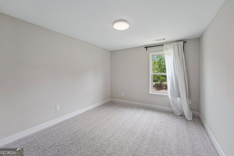 Photo 32 of 208 Roundwood Way
