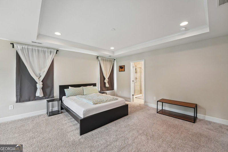 Photo 38 of 208 Roundwood Way