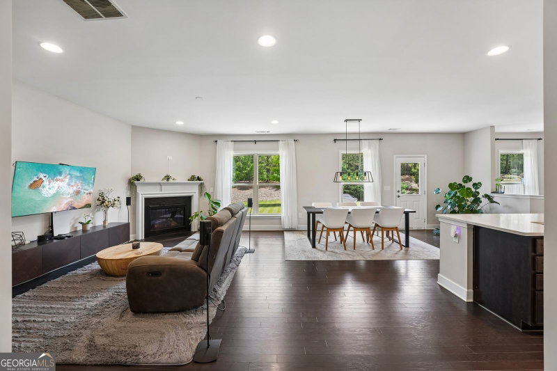 Photo 8 of 208 Roundwood Way