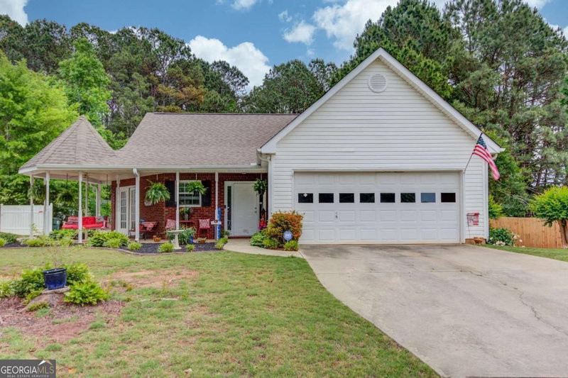 302 Greenleaf Court