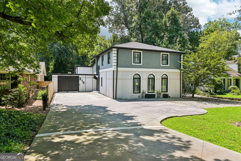 215 Camden Road NE