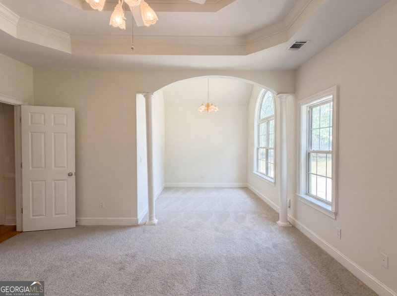 Photo 11 of 141 Lake Chase Drive S