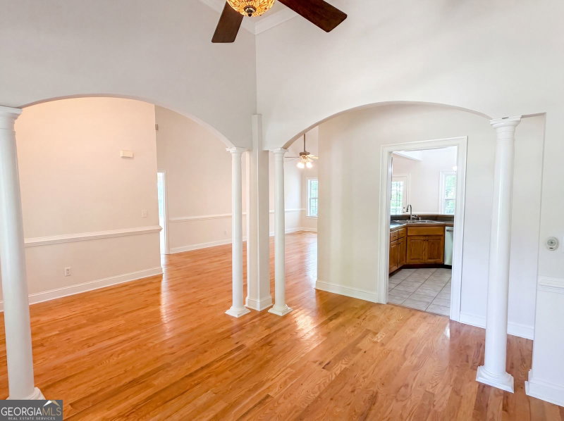 Photo 5 of 141 Lake Chase Drive S