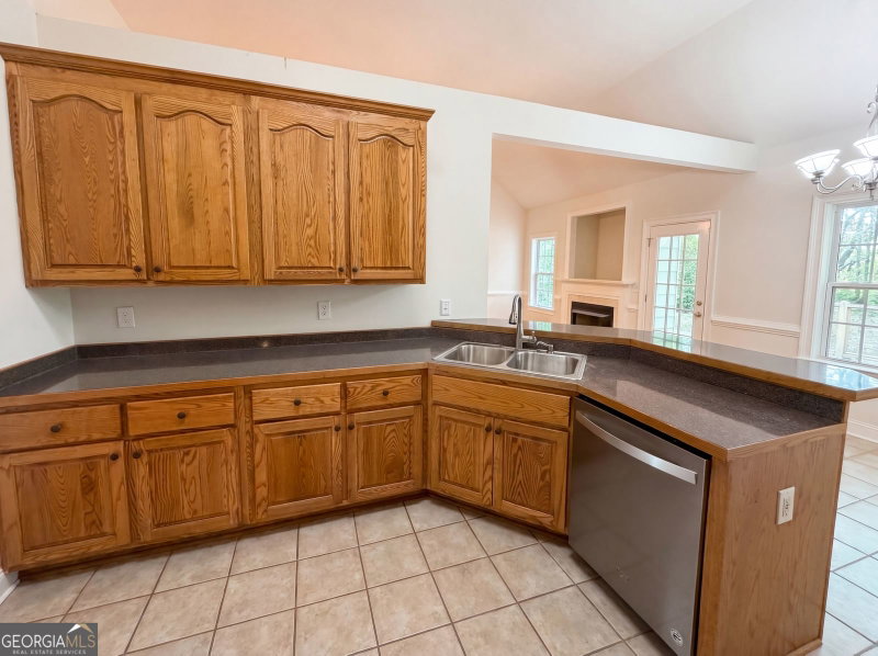 Photo 9 of 141 Lake Chase Drive S