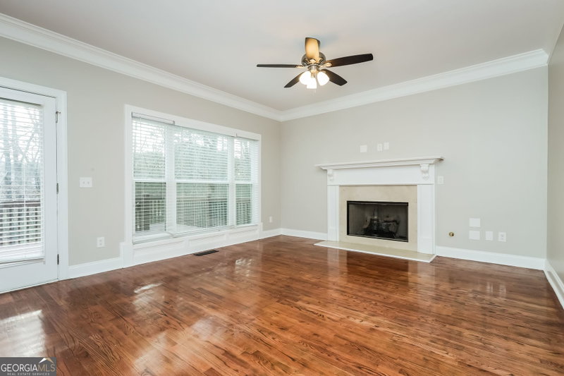 Photo 10 of 1515 Royce Drive