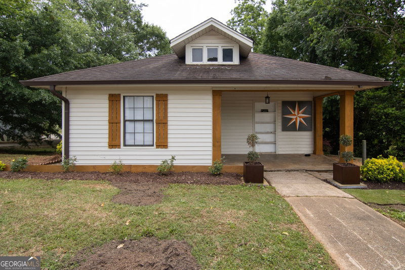 Photo 3 of 119 Harmon Avenue