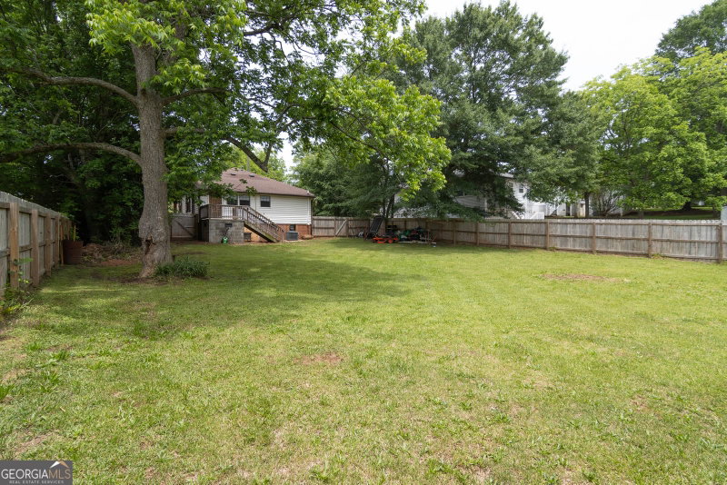 Photo 11 of 119 Harmon Avenue