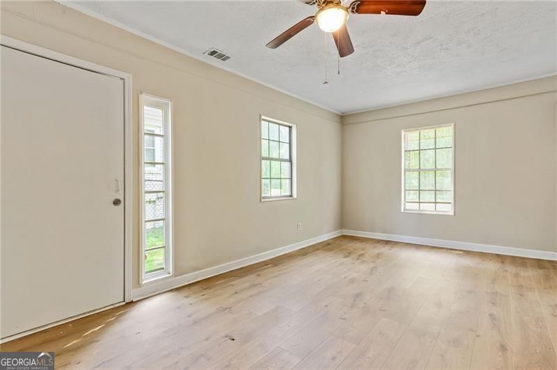 Photo 15 of 4639 Tell Road SW