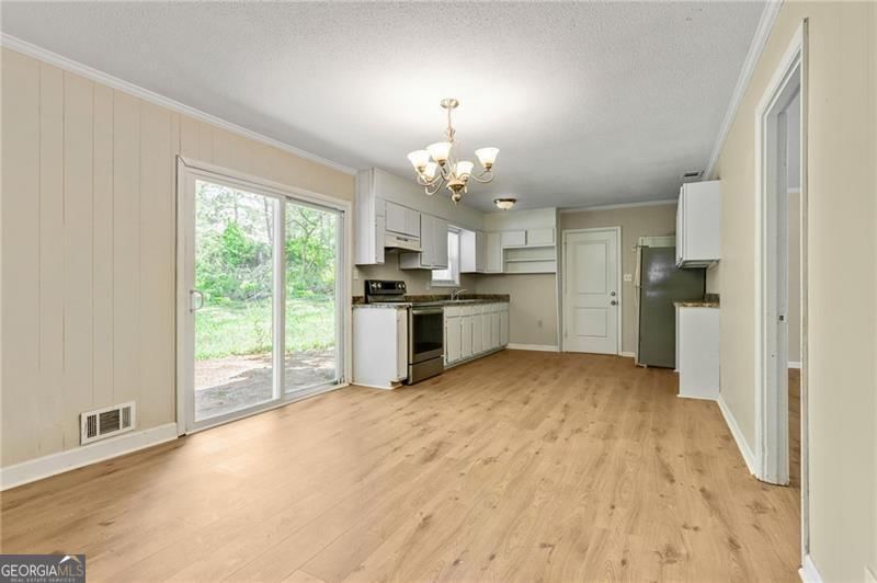 Photo 5 of 4639 Tell Road SW