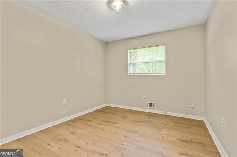 Photo 10 of 4639 Tell Road SW