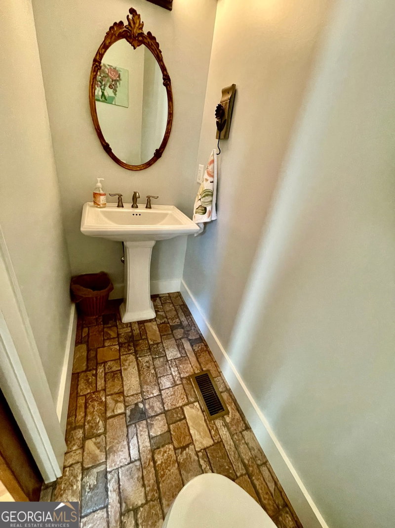Photo 21 of 156 Lake Oglethorpe Drive