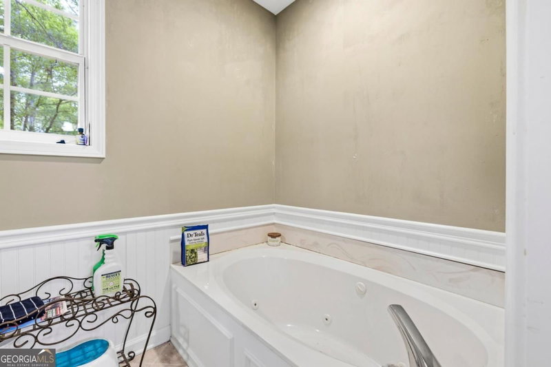 Photo 11 of 1010 Holmes Drive