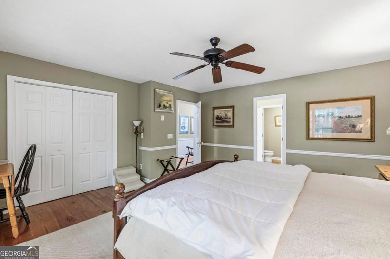 Photo 8 of 1010 Holmes Drive