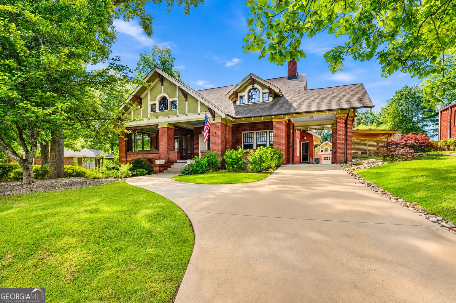 760 E Tugalo Street, Toccoa, GA 30577