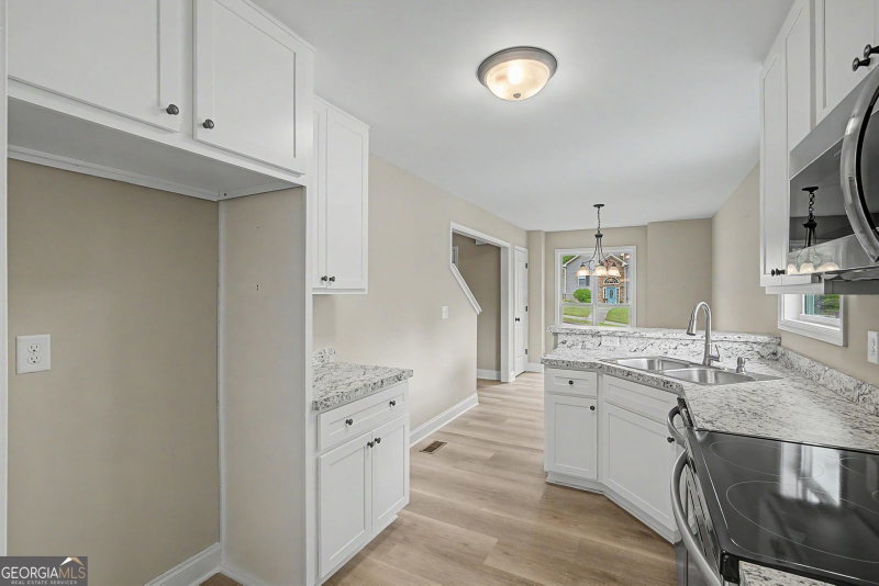 Photo 23 of 102 Woodside Court