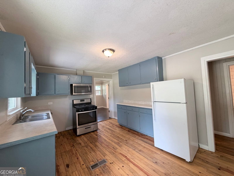 Photo 4 of 57 Cade Street