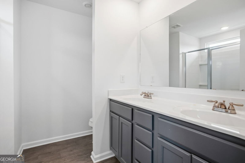 Photo 7 of 505 Ruths Drive