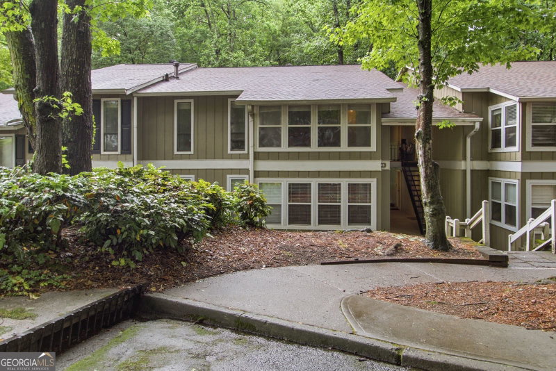 5145 Roswell Road #7