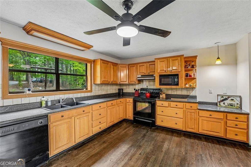 Photo 12 of 8137 Jenkins Road