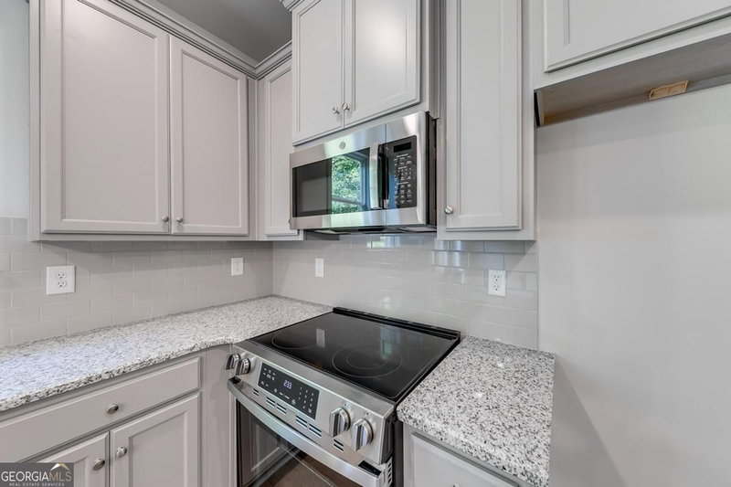Photo 12 of 117 Greenview Court