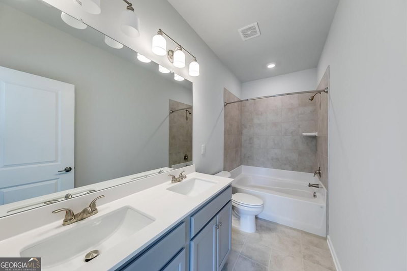 Photo 18 of 117 Greenview Court