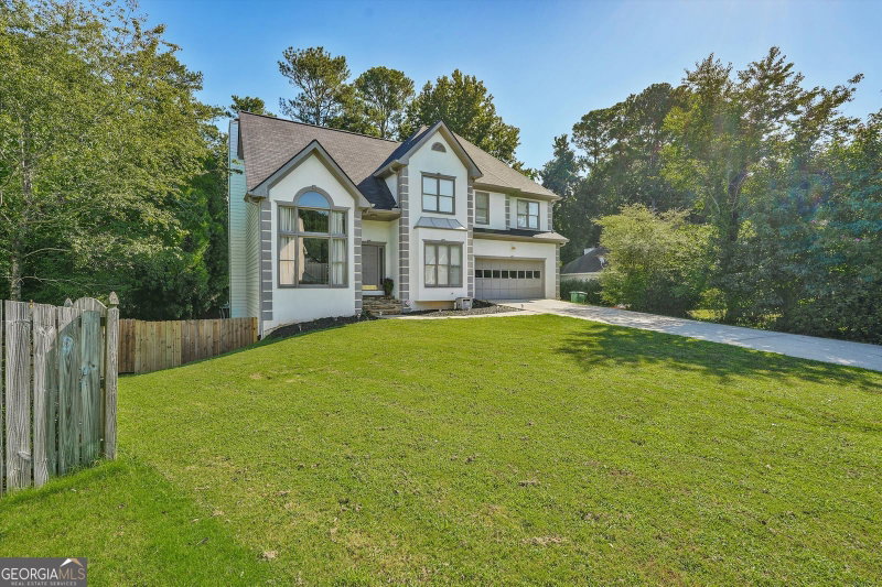 Photo 2 of 2170 Thorndale Drive SW