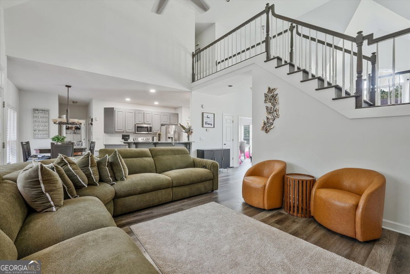 Photo 9 of 2170 Thorndale Drive SW