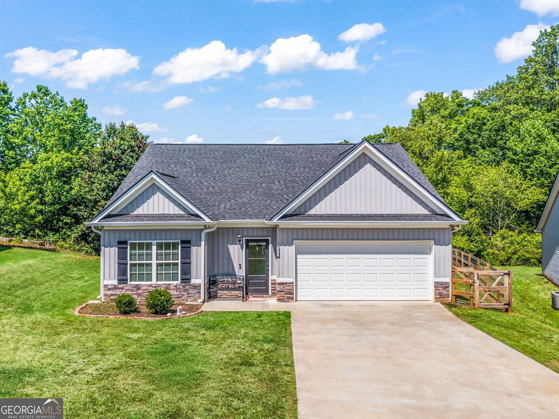 372 Highland Pointe Drive
