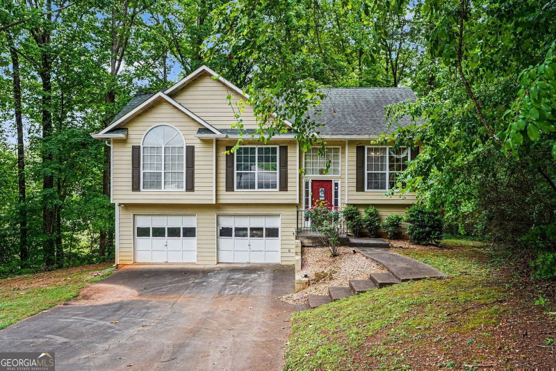 130 Bobolink Drive