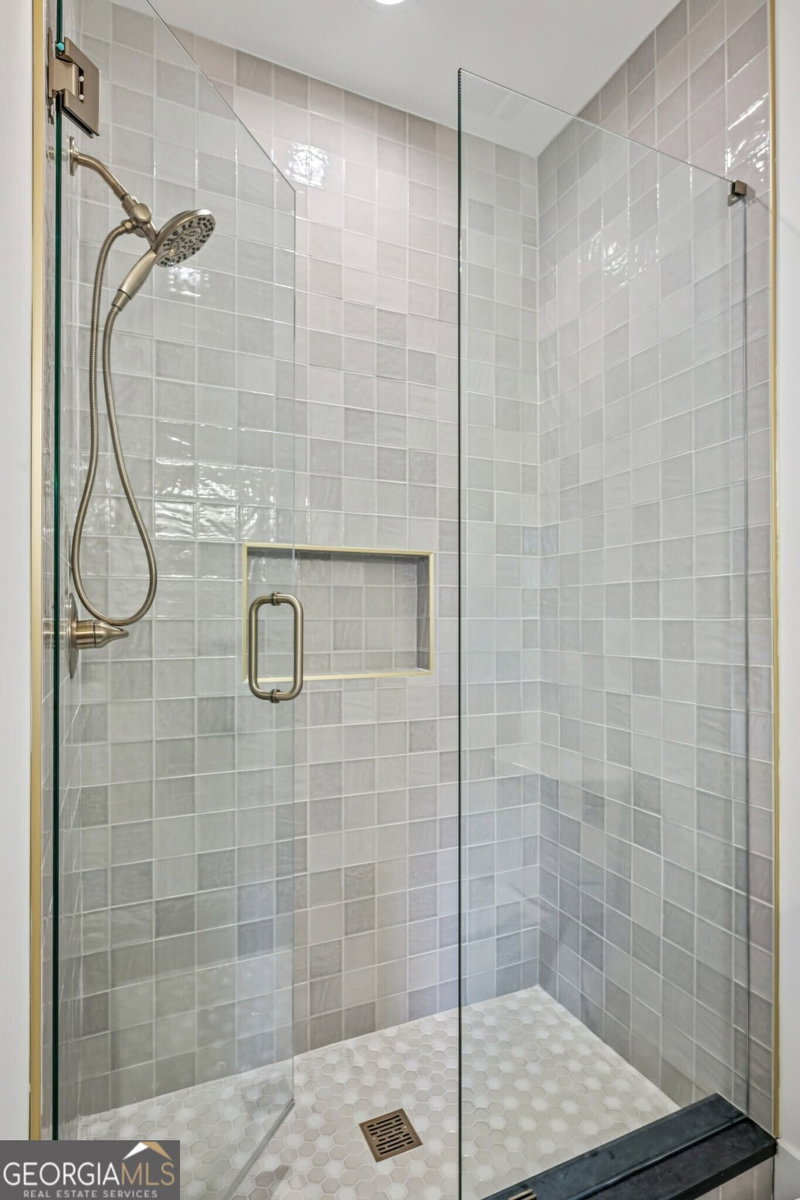 Photo 21 of 1160 Boulevard SE #3