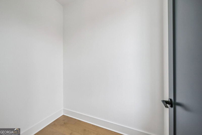 Photo 23 of 1160 Boulevard SE #3