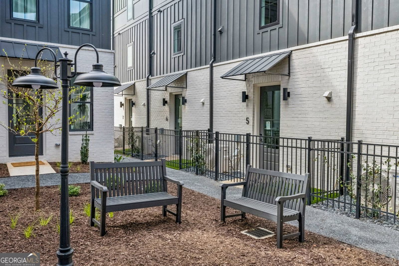 Photo 33 of 1160 Boulevard SE #3