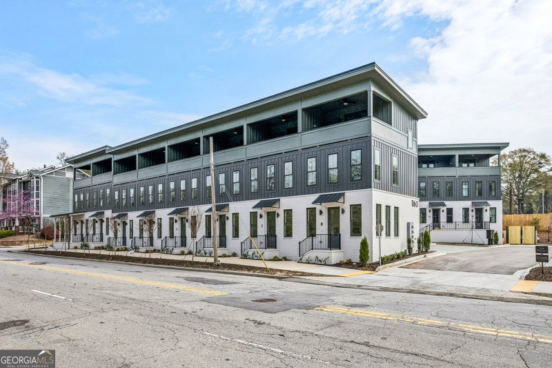 Photo 38 of 1160 Boulevard SE #3