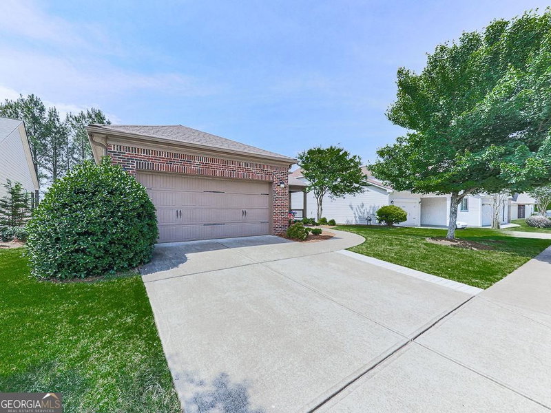 Photo 4 of 210 Aster Court