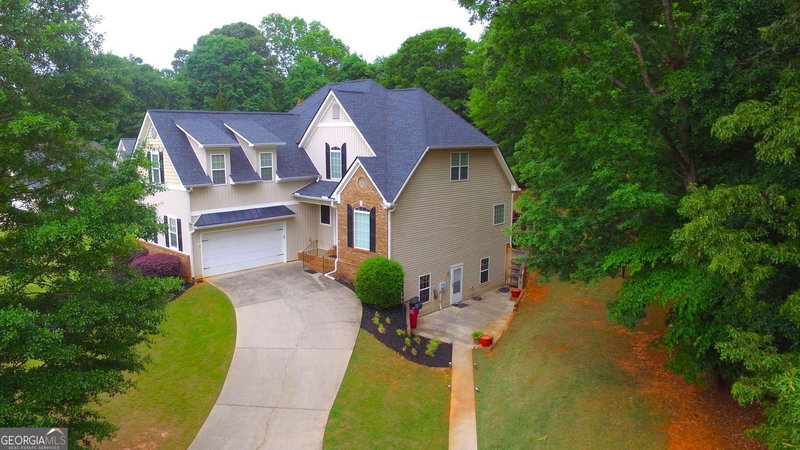 194 Palmer Court