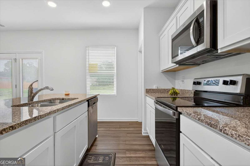 Photo 18 of 169 Verona Drive NW