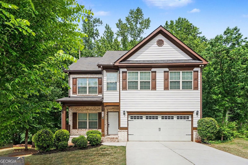 825 Sassafras Lane