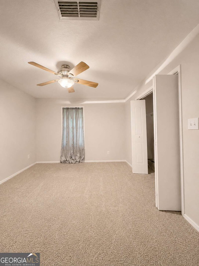Photo 19 of 1303 Country Park Drive