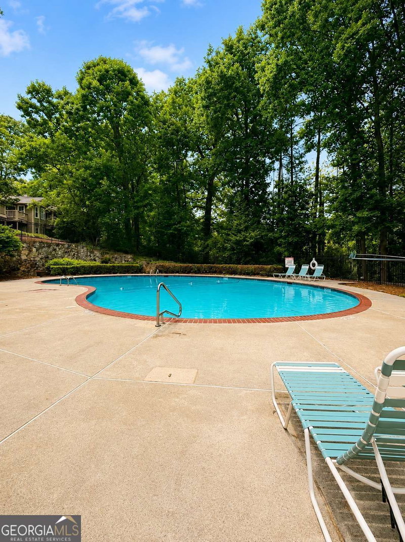 Photo 9 of 1303 Country Park Drive