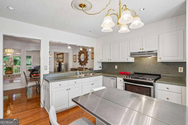 Photo 13 of 3736 E Bay Street