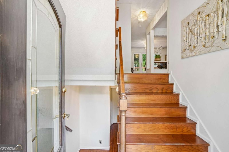 Photo 4 of 3736 E Bay Street